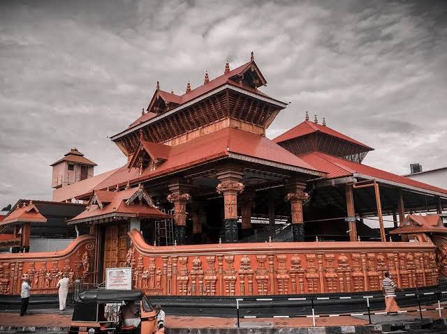 Blurred background of Pazhavangadi Ganapathy Temple